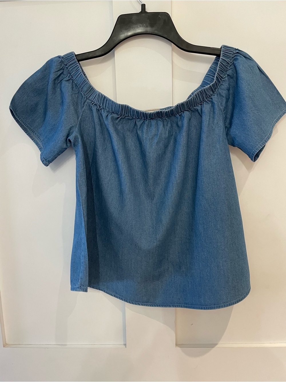 Abercrombie & Fitch Chambray Denim Off-Shoulder Short Sleeve Top Women’s M